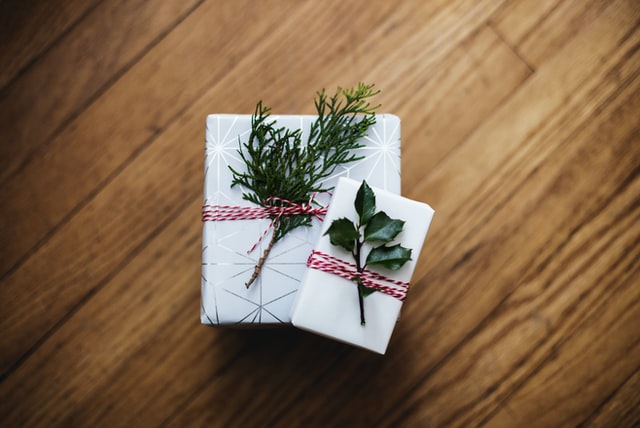 6 reasons to buy gifts in advance